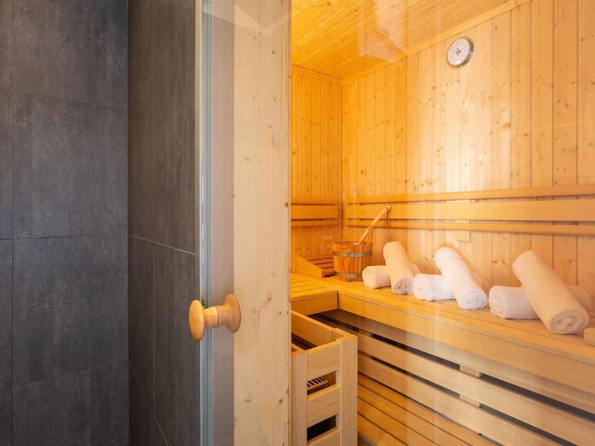 Reetland Am Meer - Premium Reetdachvilla Mit 3 Schlafzimmern, Sauna Und Kamin E24 Dranske Exterior photo
